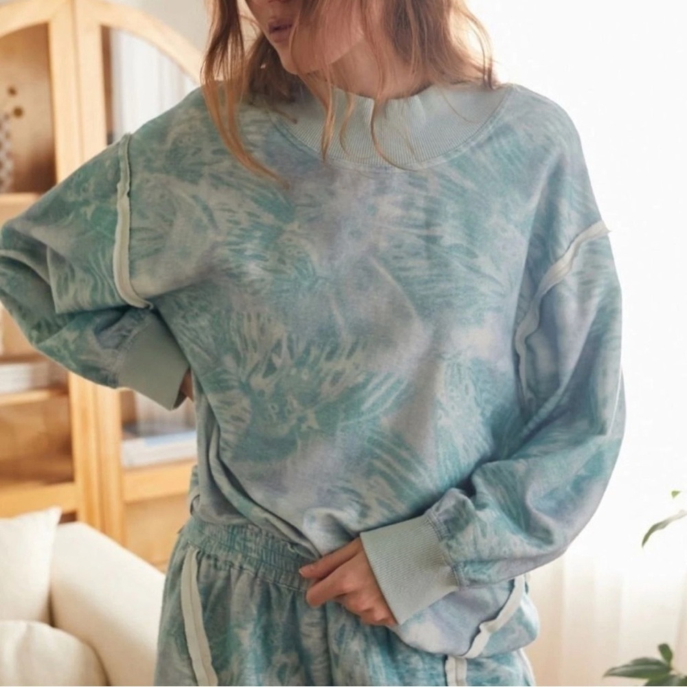 Urban Outfitters Out From Under NWT seamed oversized sweatshirt, small - Picture 1 of 9